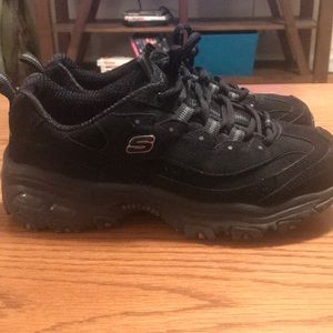 Size 7 black sketchers